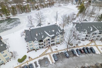 318 Wimbeldon Ct in North Brunswick, NJ - Building Photo - Building Photo