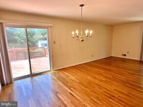 3908 Gibbs St in Alexandria, VA - Foto de edificio - Building Photo