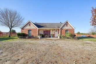 2750 Nolan Rd in Ferris, TX - Building Photo - Building Photo