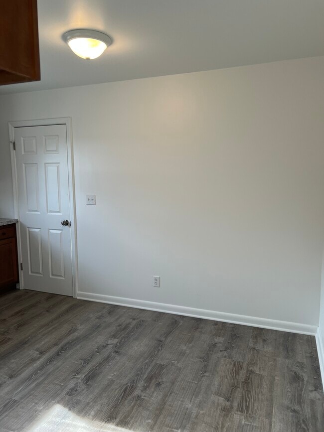 611 Fulmer Ave in Akron, OH - Foto de edificio - Building Photo