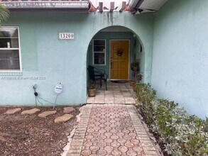 13200 SW 55th St in Miami, FL - Building Photo - Building Photo