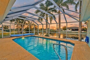 1325 NE 5th Pl in Cape Coral, FL - Building Photo