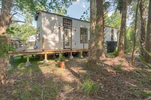 4275 Mecca Hammock Trl, Unit Tiny House in Sanford, FL - Building Photo