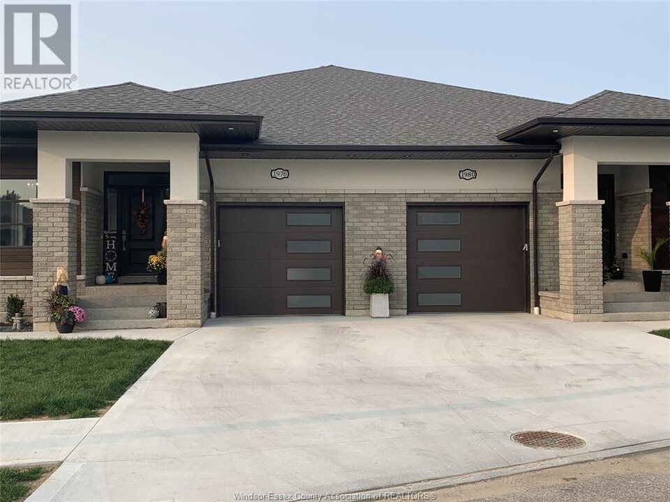 1980 Westview Park Blvd in Windsor, ON - Building Photo