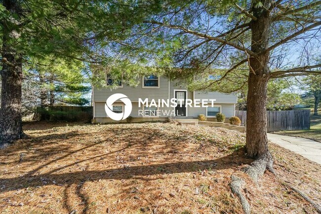 property at 5515 Baywood Dr