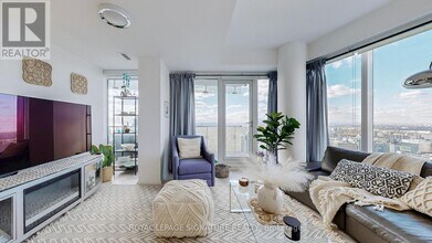 197 Yonge St in Toronto, ON - Building Photo - Building Photo