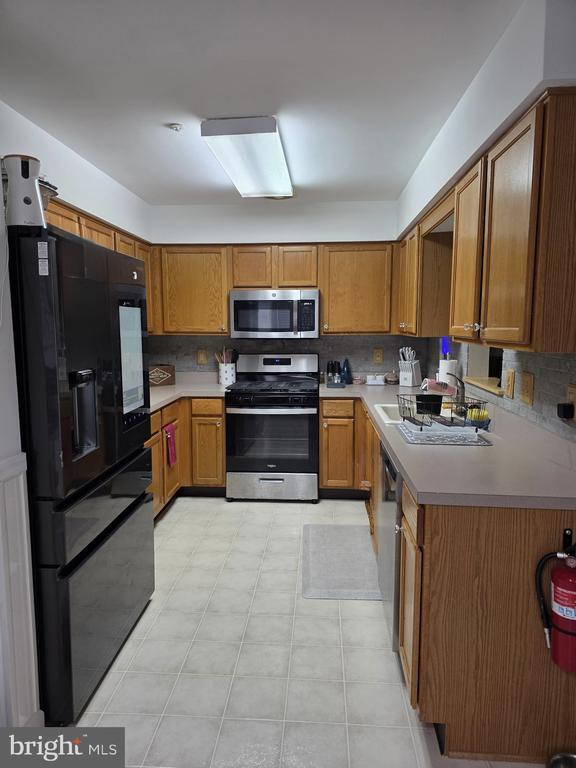 6007 Riverfront Dr in Palmyra, NJ - Building Photo - Building Photo