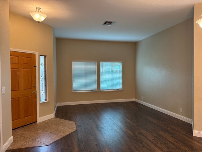 1450 Penhurst Way in Roseville, CA - Building Photo - Building Photo