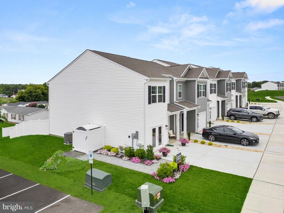 29 Wisdom Ln in Martinsburg, WV - Building Photo