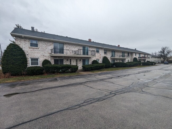 5526 Heatherdowns Blvd in Toledo, OH - Building Photo - Building Photo