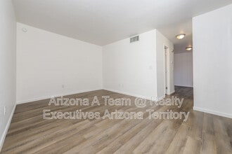 9420 E Speedway Blvd in Tucson, AZ - Building Photo - Building Photo