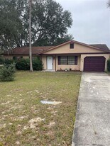 1015 Hickory Rd in Ocala, FL - Building Photo