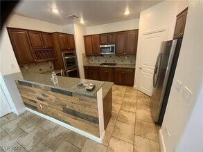 10718 Azure Ocean Ave in Las Vegas, NV - Building Photo - Building Photo