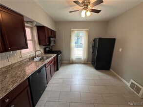 352 Bryant St in Buffalo, NY - Building Photo - Building Photo
