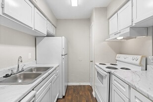 Serena Forest Apartments in Houston, TX - Building Photo