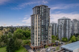 City Pointe Towers in Surrey, BC - Building Photo