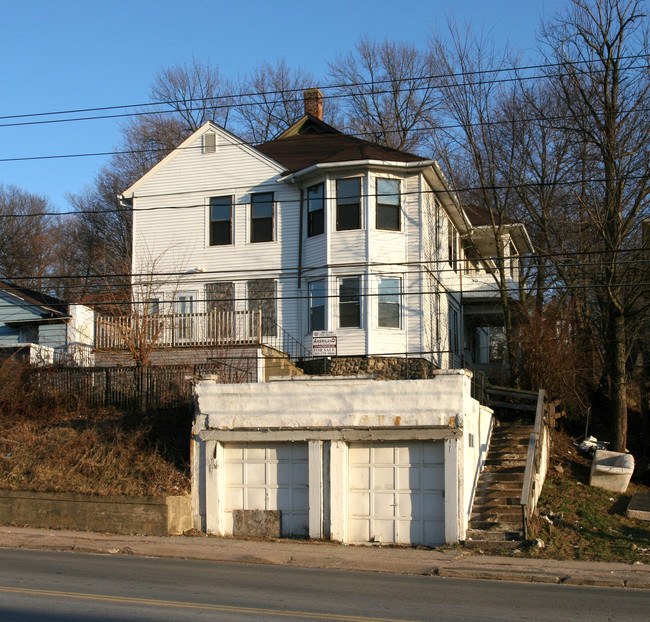 108 Meriden Rd in Waterbury, CT - Building Photo - Building Photo