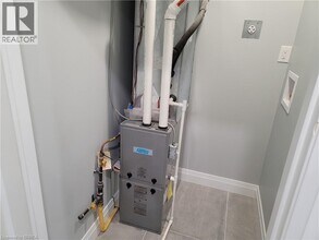 427 Colborne St in Brantford, ON - Building Photo - Building Photo