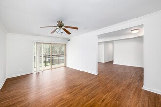 Amber Commons in Gaithersburg, MD - Building Photo - Interior Photo