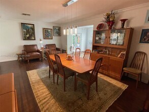 1420 Baracoa Ave in Coral Gables, FL - Foto de edificio - Building Photo