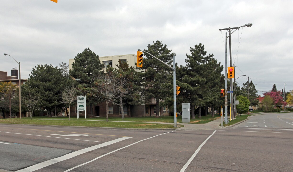 Donview Manor in Toronto, ON - Building Photo