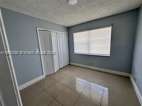 6840 Pembroke Rd in Miramar, FL - Building Photo - Building Photo