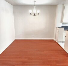 1133 N Hacienda Pl in West Hollywood, CA - Foto de edificio - Building Photo