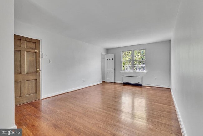 20 Auburn Ct-Unit -B in Alexandria, VA - Foto de edificio - Building Photo