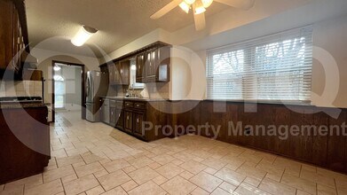 1305 Guildford St in Garland, TX - Building Photo - Building Photo