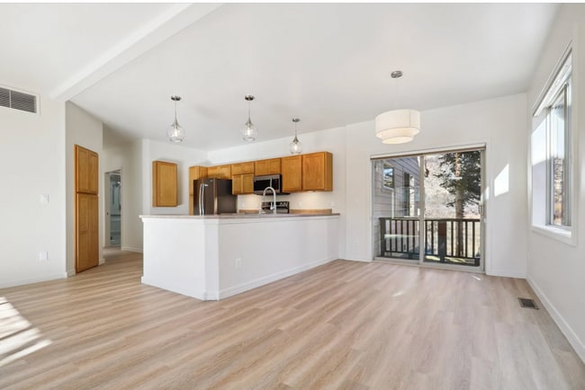 property at 35 Sunshine Ct
