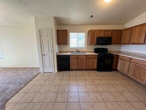 981 Purple Aster Ave SW in Los Lunas, NM - Building Photo - Building Photo