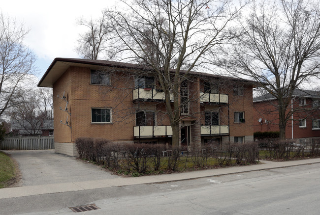 65 Bond St in Kitchener, ON - Building Photo - Building Photo