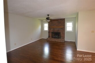4144 Sim Chick Ln in Maiden, NC - Building Photo - Building Photo