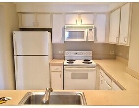536 Commonwealth Ave, Unit 7E in Boston, MA - Building Photo - Building Photo