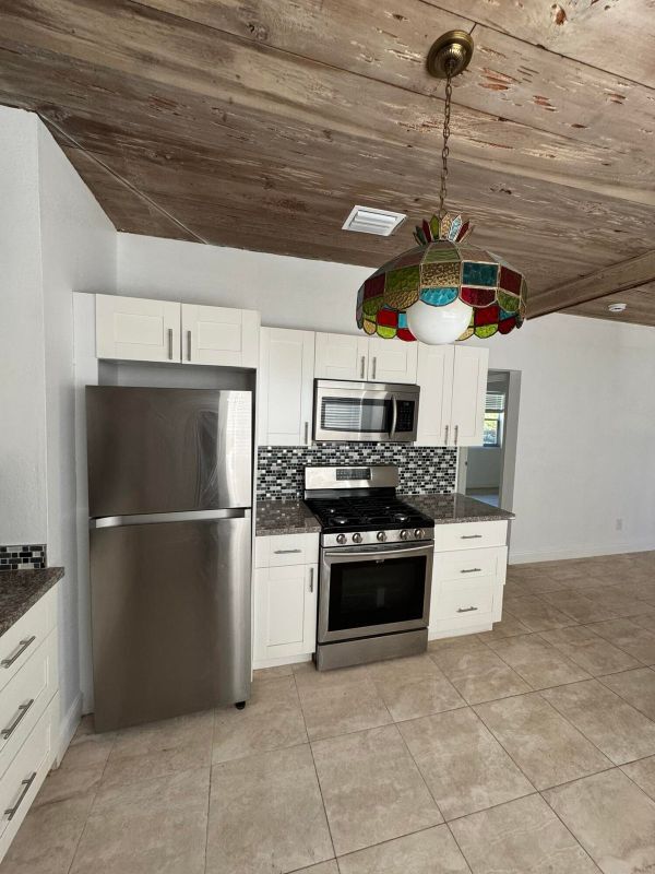 1131 S N St in Lake Worth Beach, FL - Foto de edificio - Building Photo