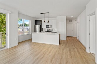 5945 6th Ave in Kenosha, WI - Building Photo - Building Photo
