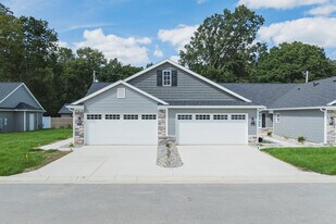 Brookfield Villas in Perrysburg, OH - Building Photo