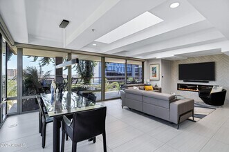 7137 E Rancho Vista Dr in Scottsdale, AZ - Building Photo - Building Photo