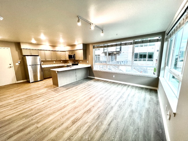 2330 Yakima Ct in Tacoma, WA - Building Photo - Building Photo