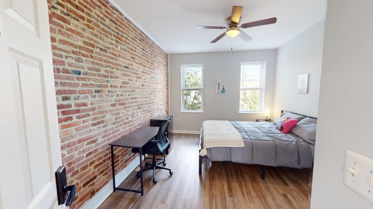 2407 Jefferson St in Baltimore, MD - Foto de edificio