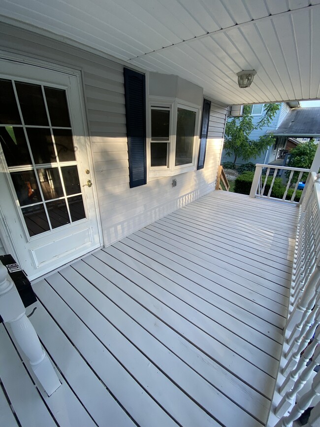 property at 10 Holloway Dr