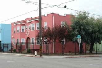 917 28th St in Oakland, CA - Foto de edificio - Building Photo