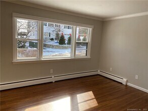 44 Hillside Ave in New Canaan, CT - Building Photo - Building Photo