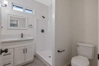 601 E 10th St in Hanford, CA - Building Photo - Building Photo