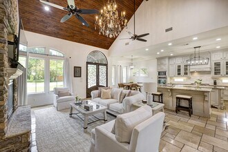 1324 Bingle Rd in Houston, TX - Building Photo - Building Photo