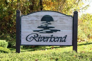 14 Newtown Rd in Danbury, CT - Building Photo