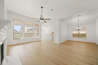 3405 Volterra Cir in Friendswood, TX - Building Photo - Building Photo