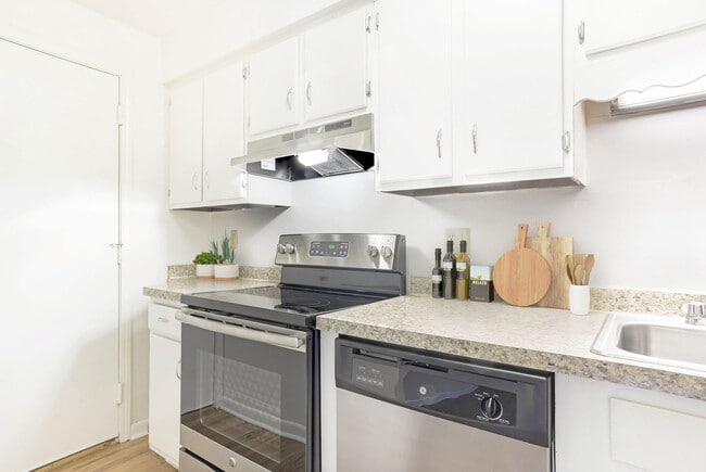 Wexford Village in Worcester, MA - Foto de edificio - Interior Photo