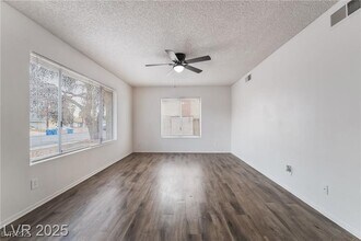 7285 Bridgeview Ave in Las Vegas, NV - Building Photo - Building Photo