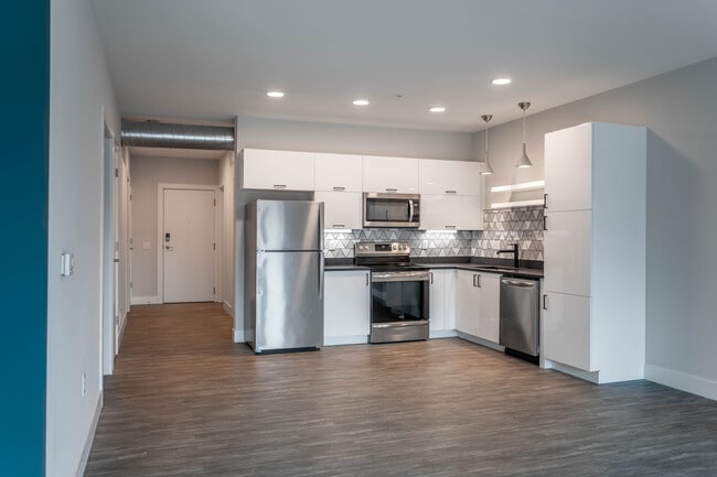 Smith and High in Columbus, OH - Building Photo - Interior Photo